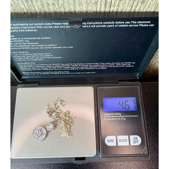 NEW - Exquisite AU750 Jaguar Moissanite Pendant + Chain - Picture 5 of 12